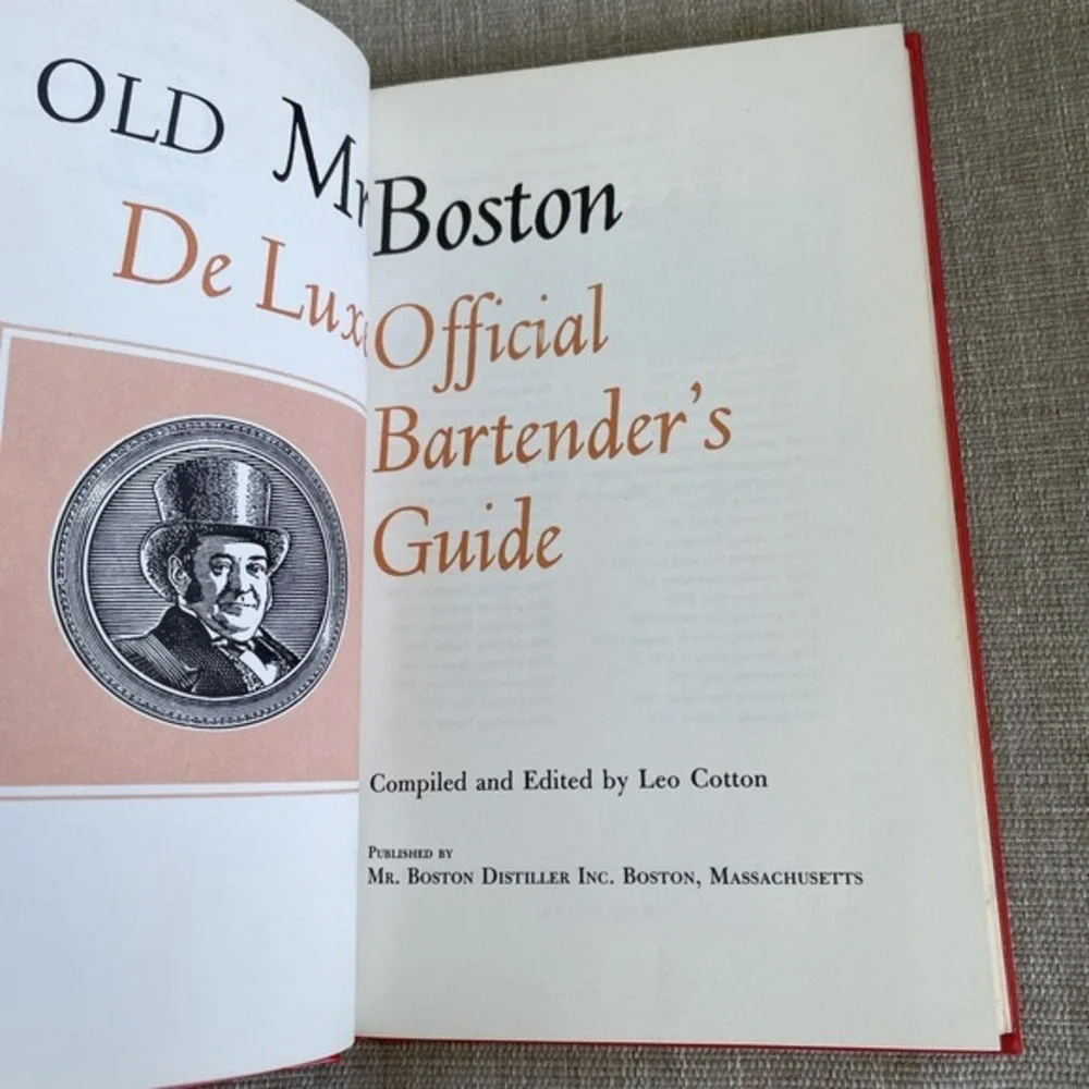 Old Mr. Boston DeLuxe Official Bartender's Guide 1967 Hardcover Book Vintage Red